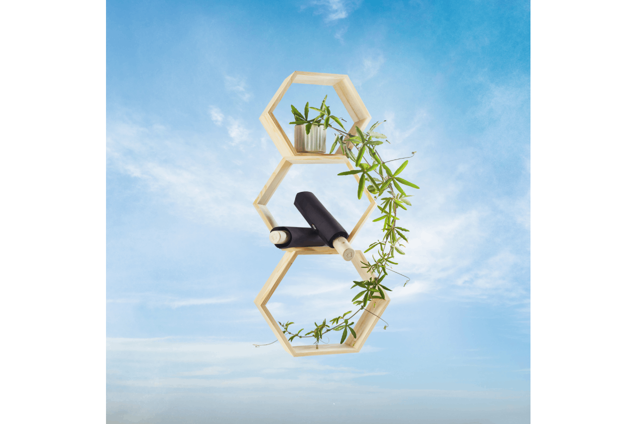 <p>Knirps 'Horizon' umbrellas are made using Trifilon, a 100% biodegradable plastic material</p>